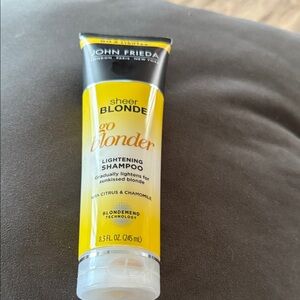 John Frieda Sheer Blonde Go Blonder Lightening Shampoo - Yellow
